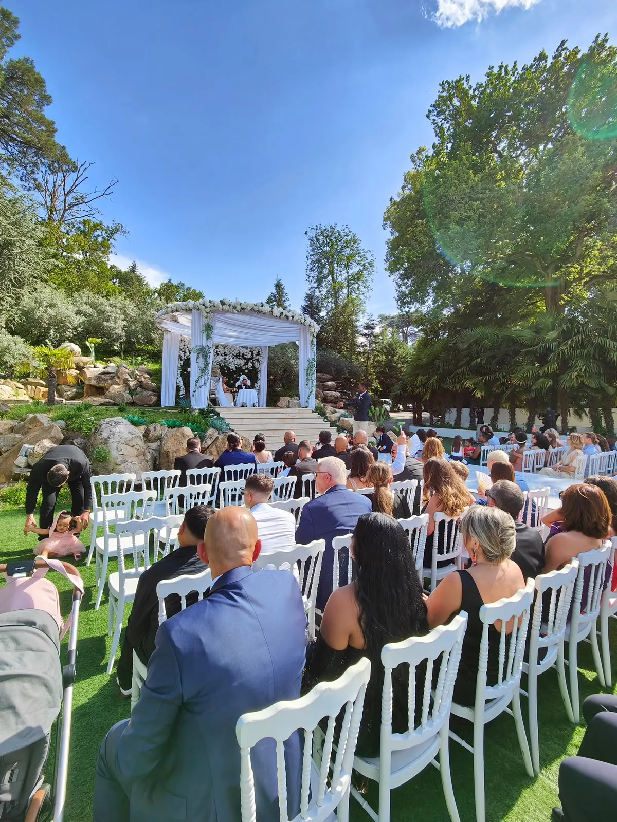 Cérémonie de mariage en extérieur sonorisée par Krys Events